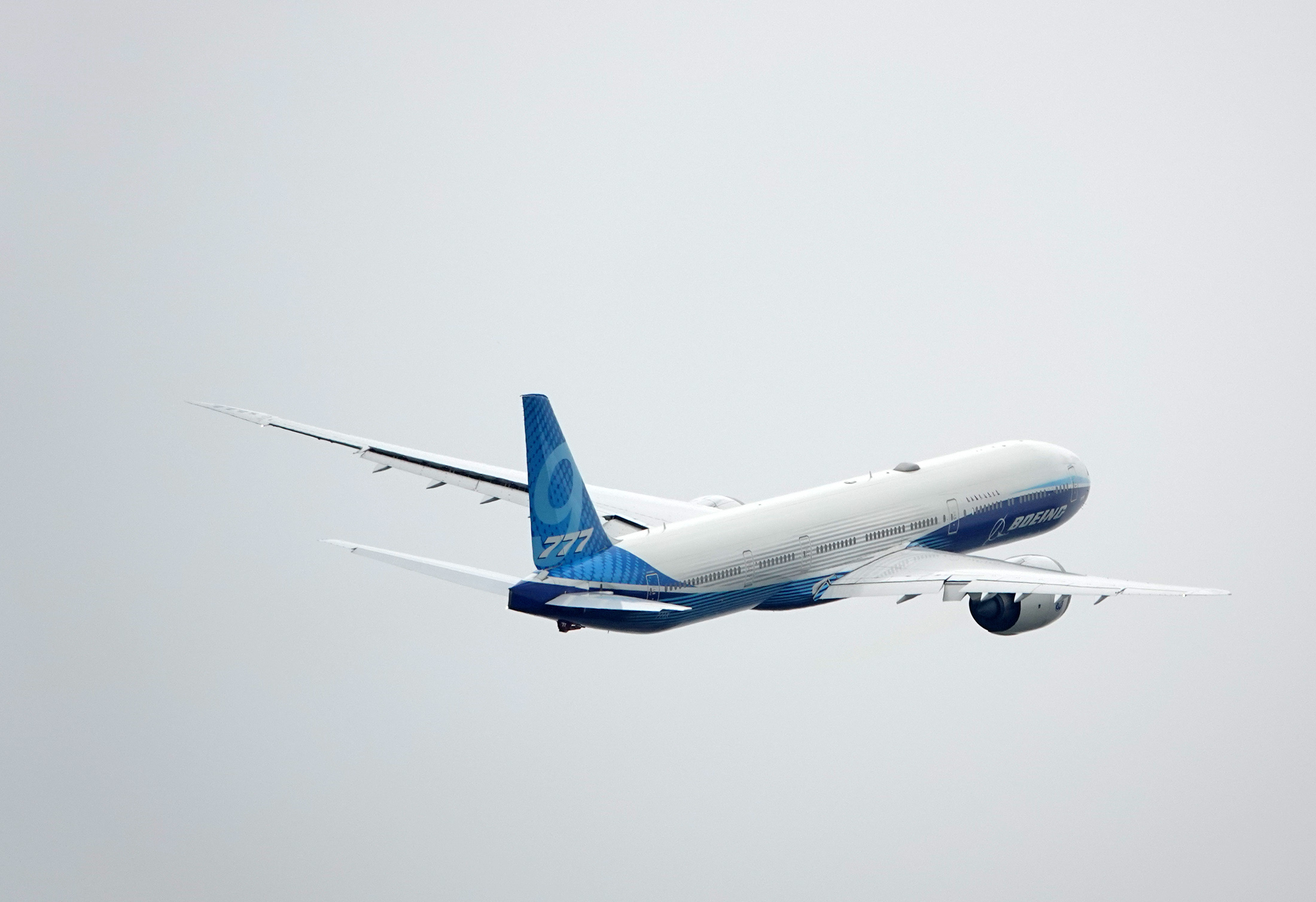 Qatar Airways in talks for Airbus, Boeing order