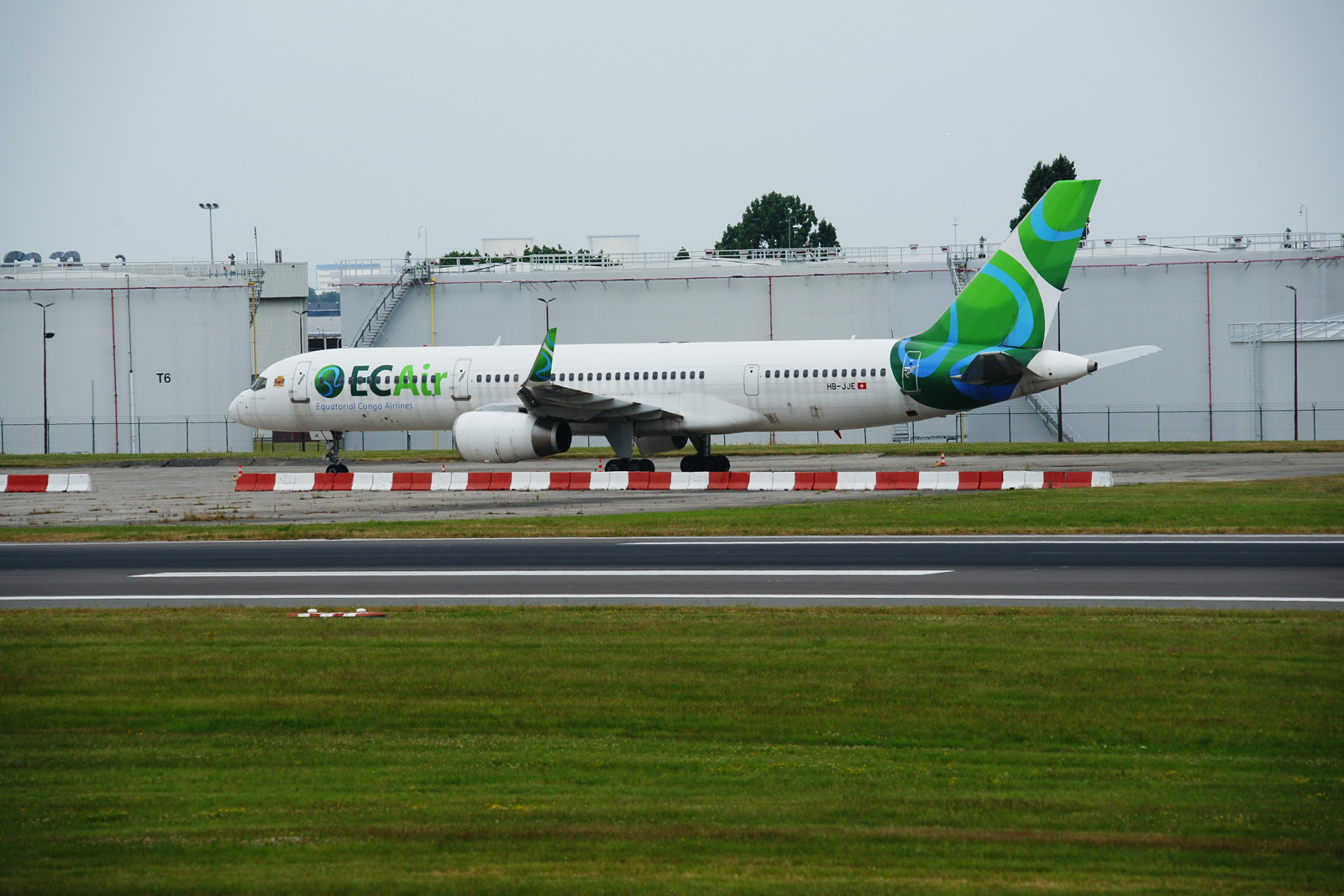 US FAA adopts airworthiness directive for 13 Boeing 757-200 US planes