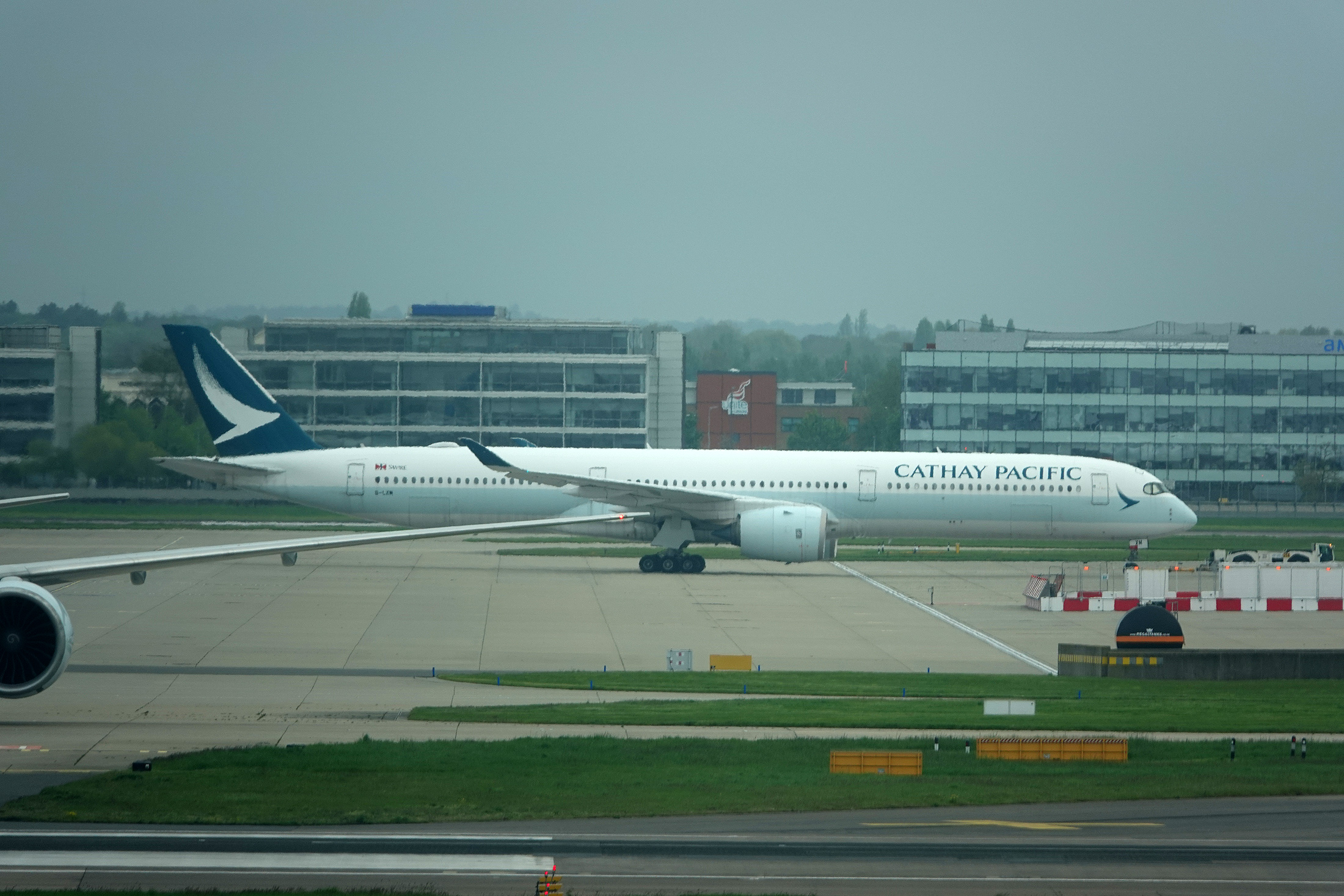 Cathay Pacific inspections find 15 A350s need engine parts replaced