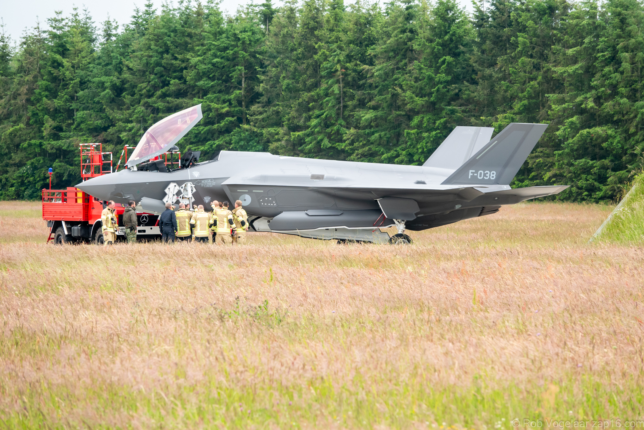 Dutch Government: Extra F-35s and extra helicopters: 2.4 billion euros to Defense in coming years